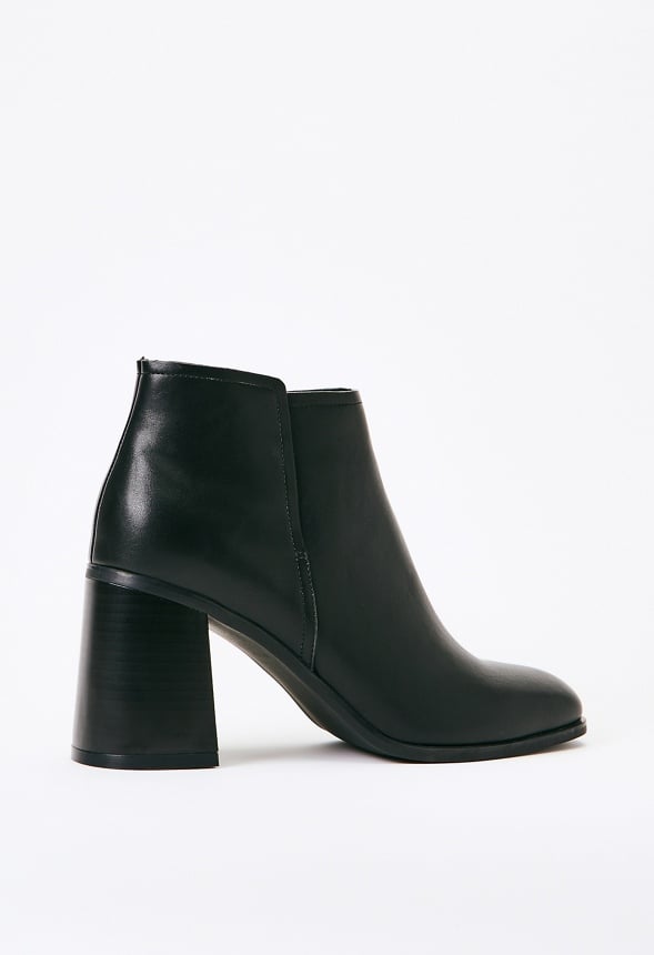 Rae Pointed Toe Ankle Boot Black
