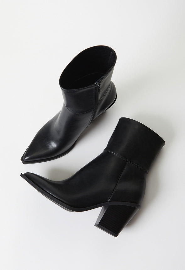 Peyton Block Heeled Bootie Black