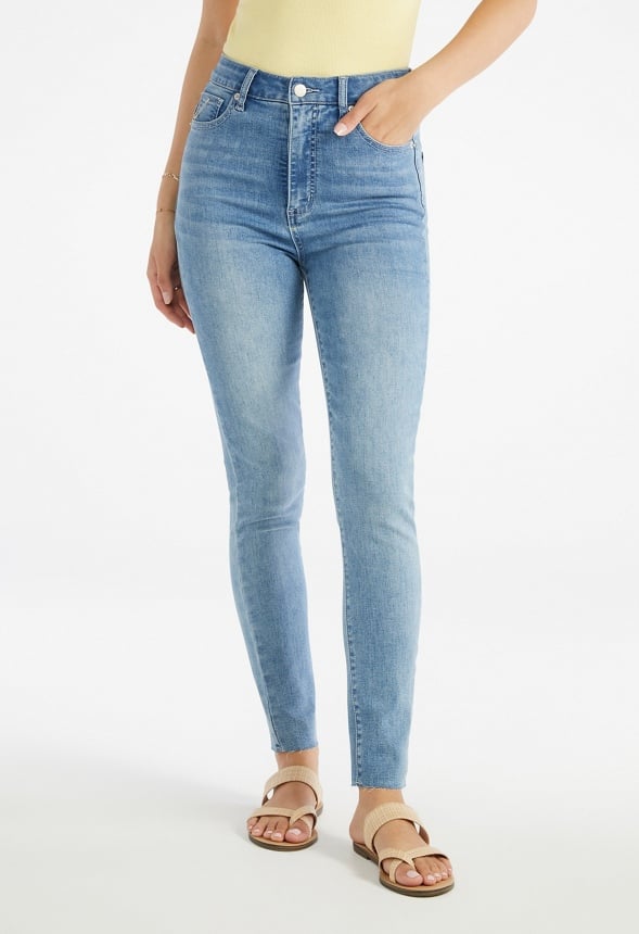 Lauren High-Waisted Curvy Tummy Tamer Jeans Issue